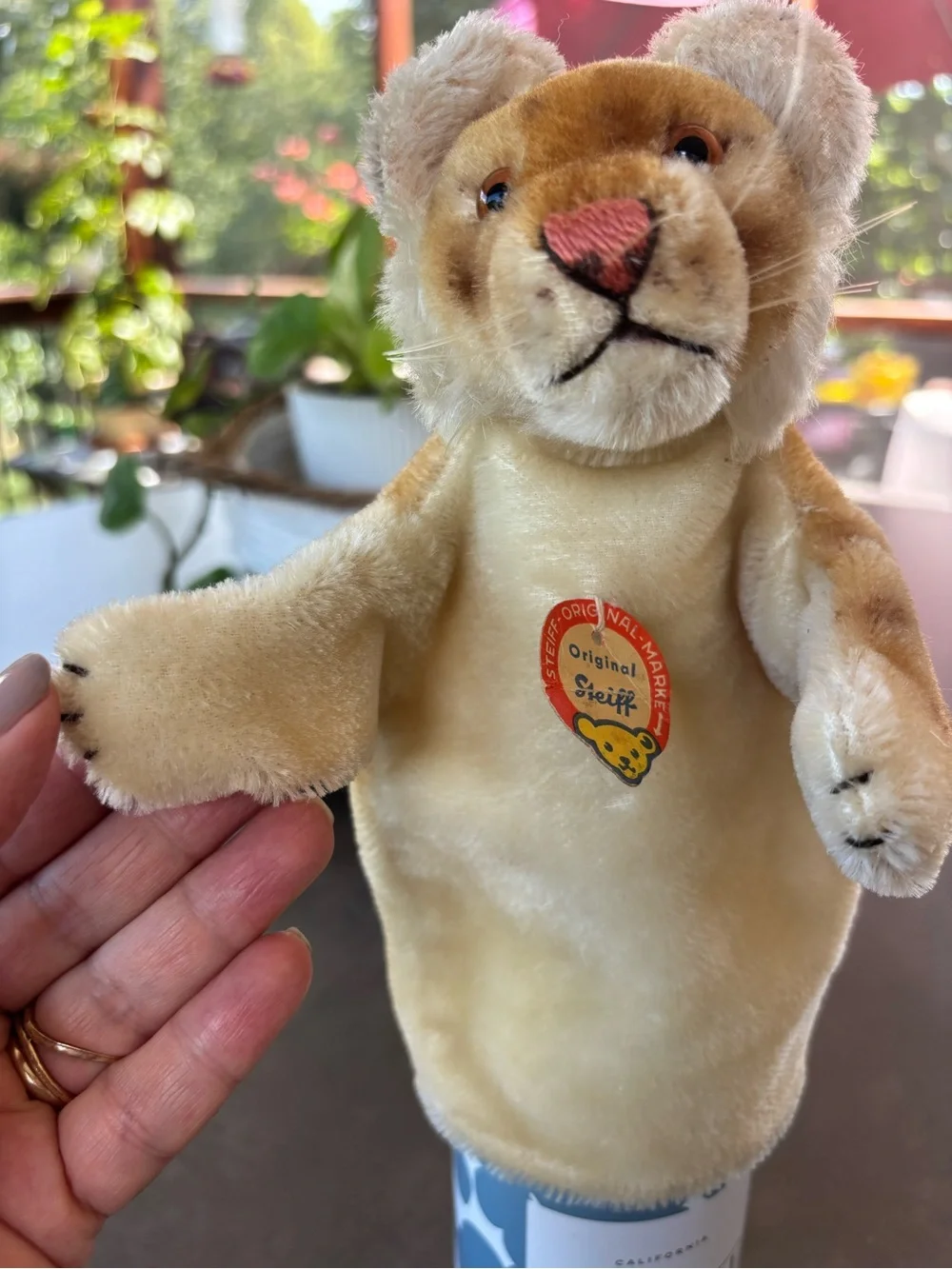 Steiff Plush Lion Hand Puppet - Cream and Tan